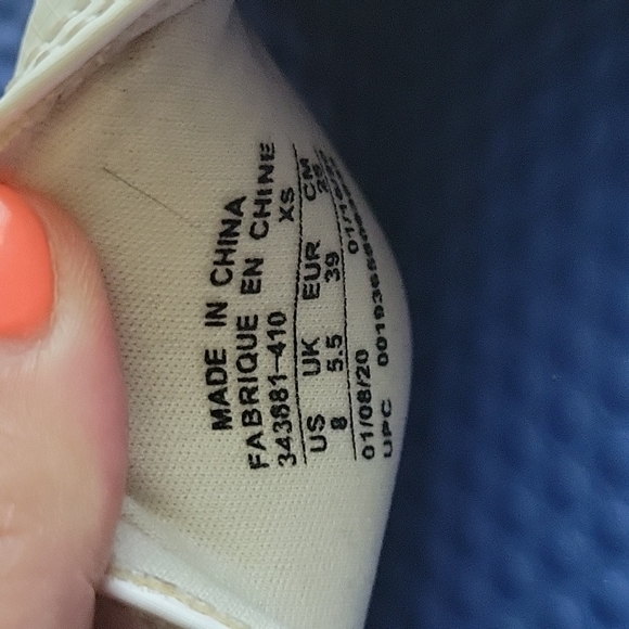 Sandals - Picture 3 of 3